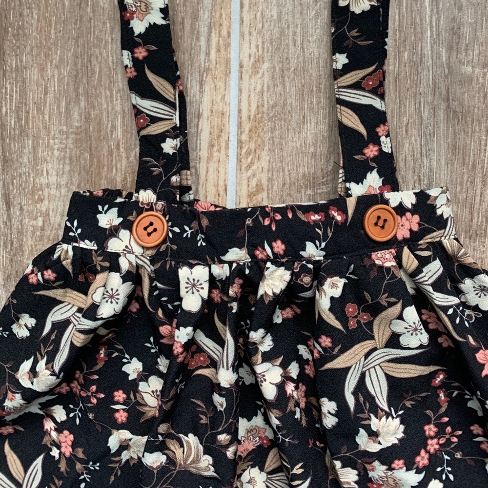 Baileys blossoms skirt size 4t and 5t - Picture 3 of 3